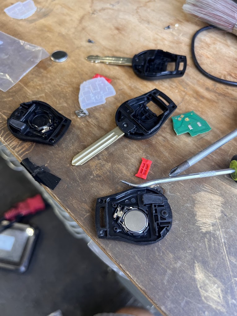 locked keys in car psl service